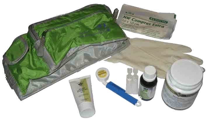 Vakantie met de hond, Darmclear, Oculoheel, Puur Trauma, Vetramil Honingzalf, Zink Zwavelpasta, tekentang, steriel gaasje, set rubberen handschoenen
